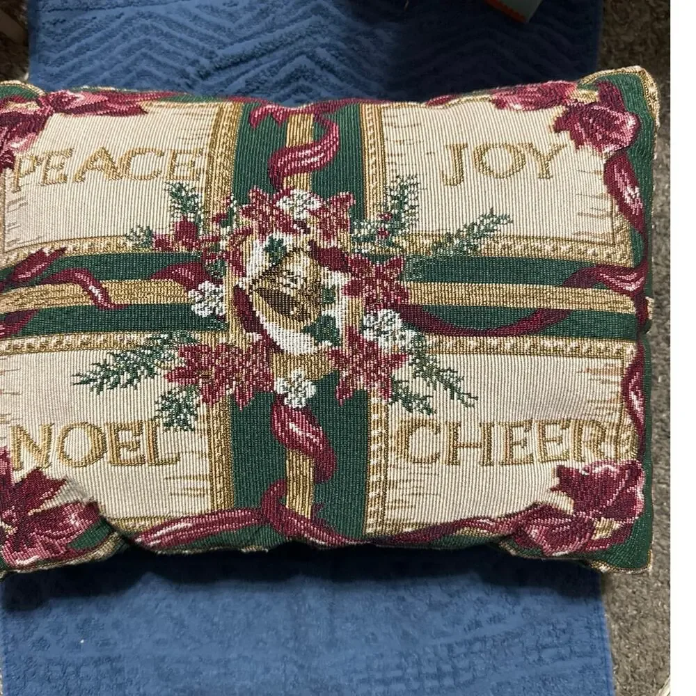 Vintage Christmas Tapestry Pillow Red Green Gold 17x13